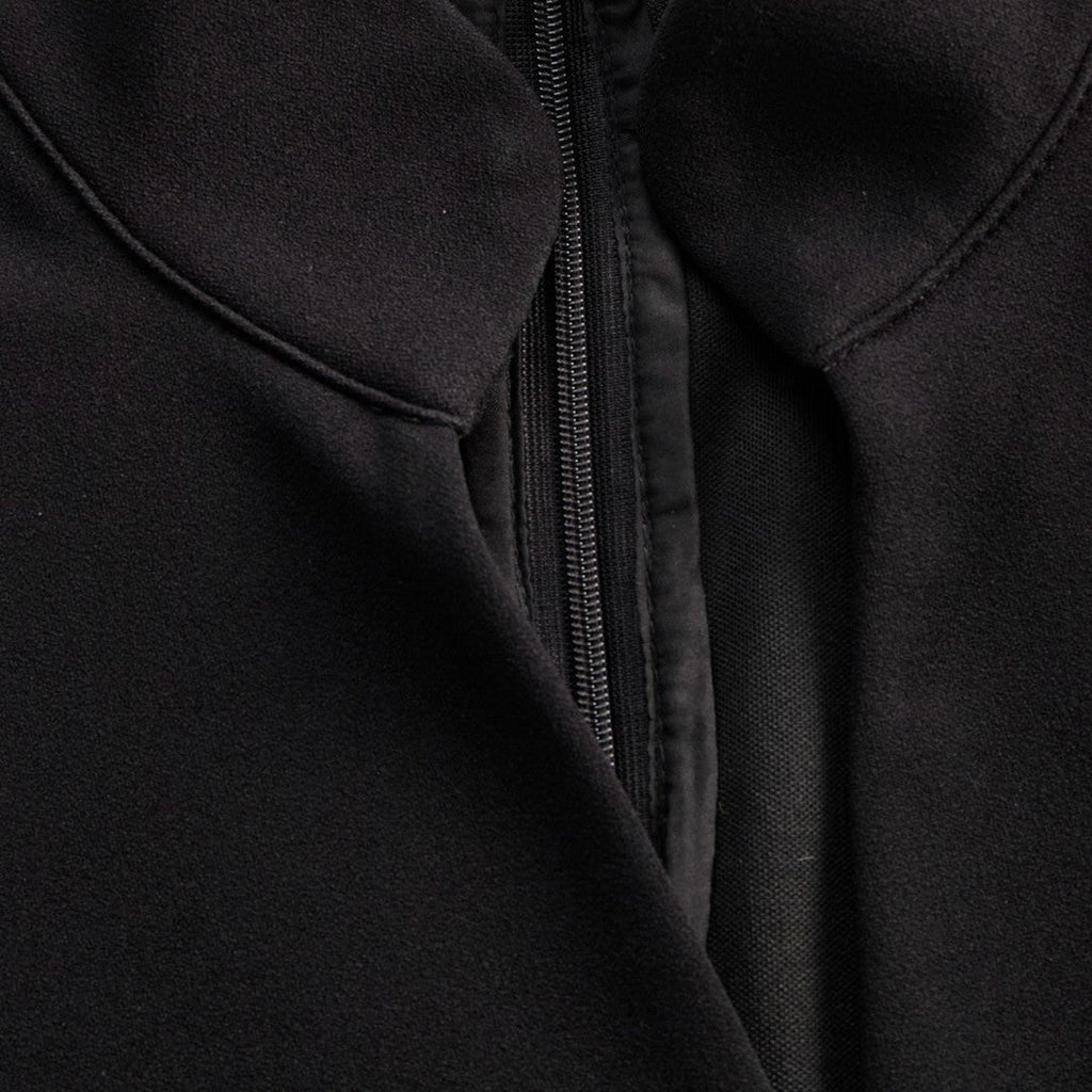 Marina | Vestido negro refinado con cinturón y cuello mandarín