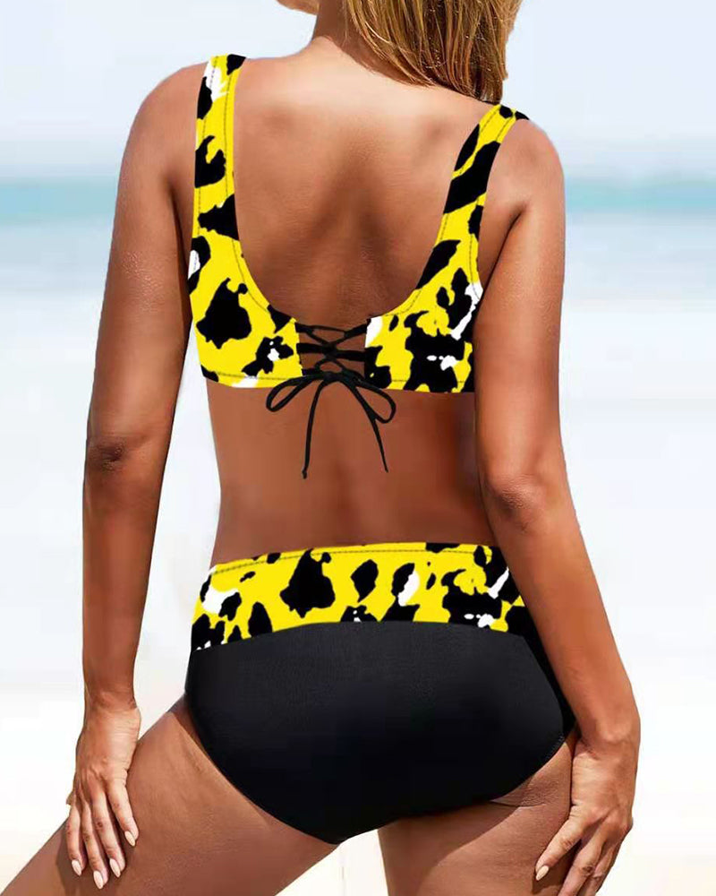 Eva – Bikini colorido y alegre